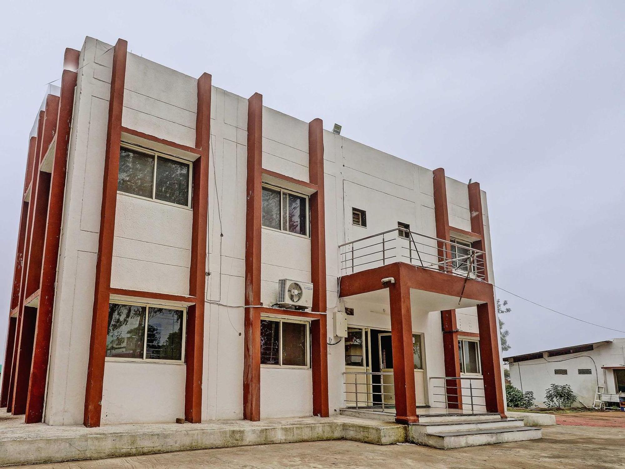 Hotel O Midway Treat Dhar Екстер'єр фото