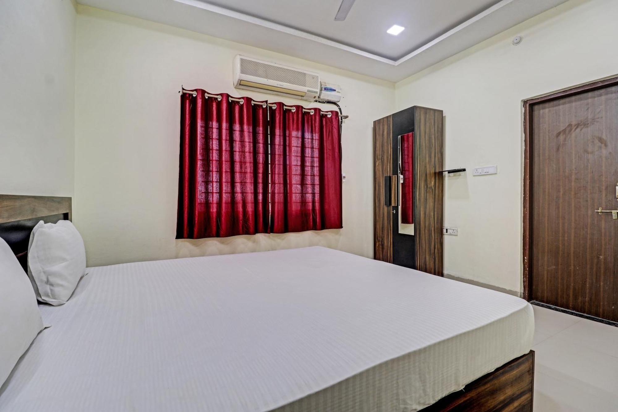 Hotel O Midway Treat Dhar Екстер'єр фото