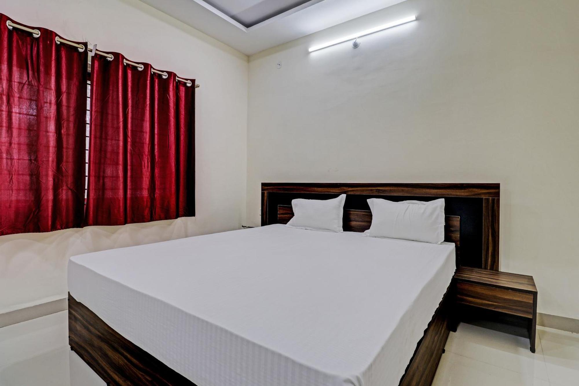 Hotel O Midway Treat Dhar Екстер'єр фото