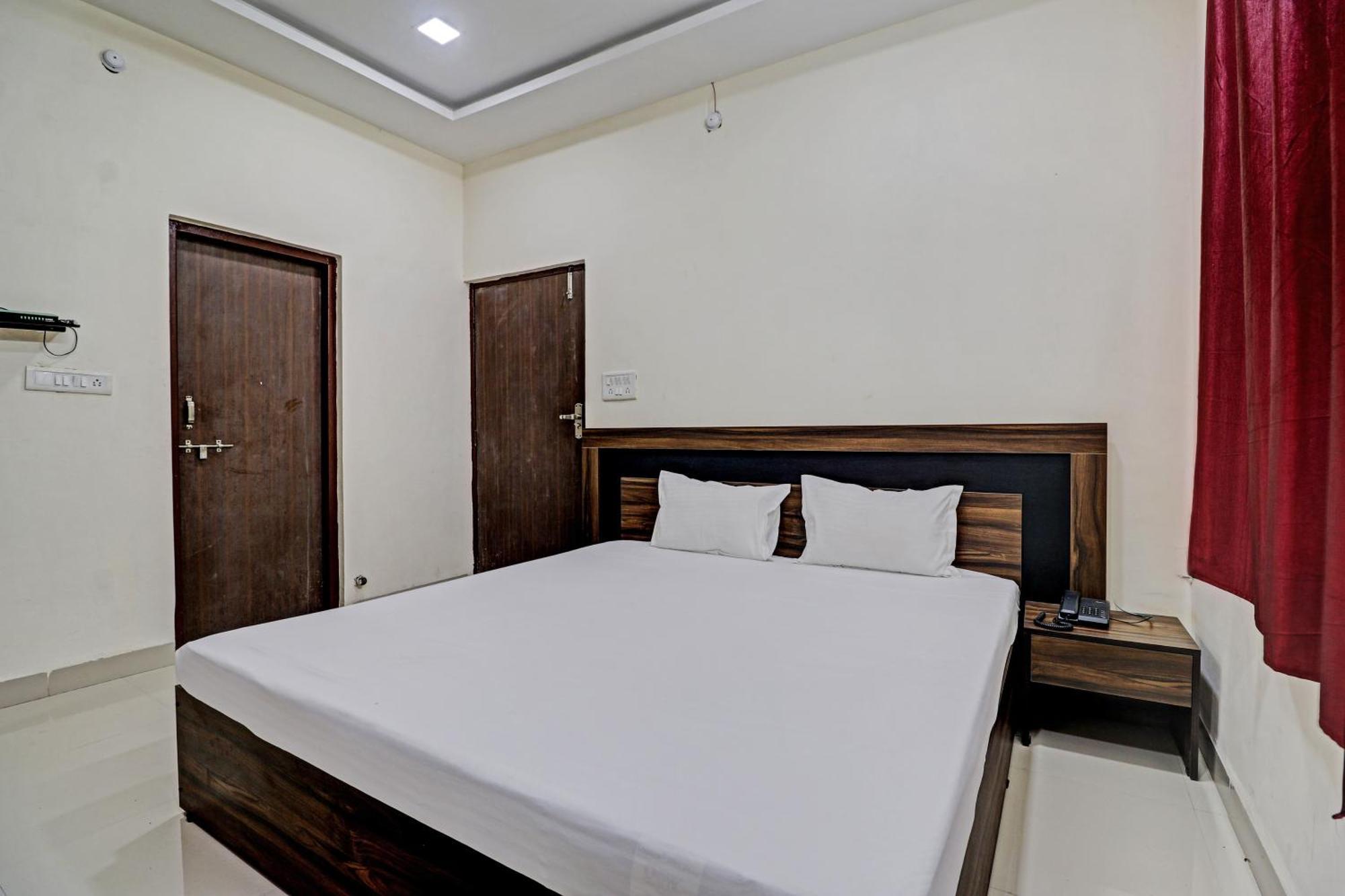 Hotel O Midway Treat Dhar Екстер'єр фото