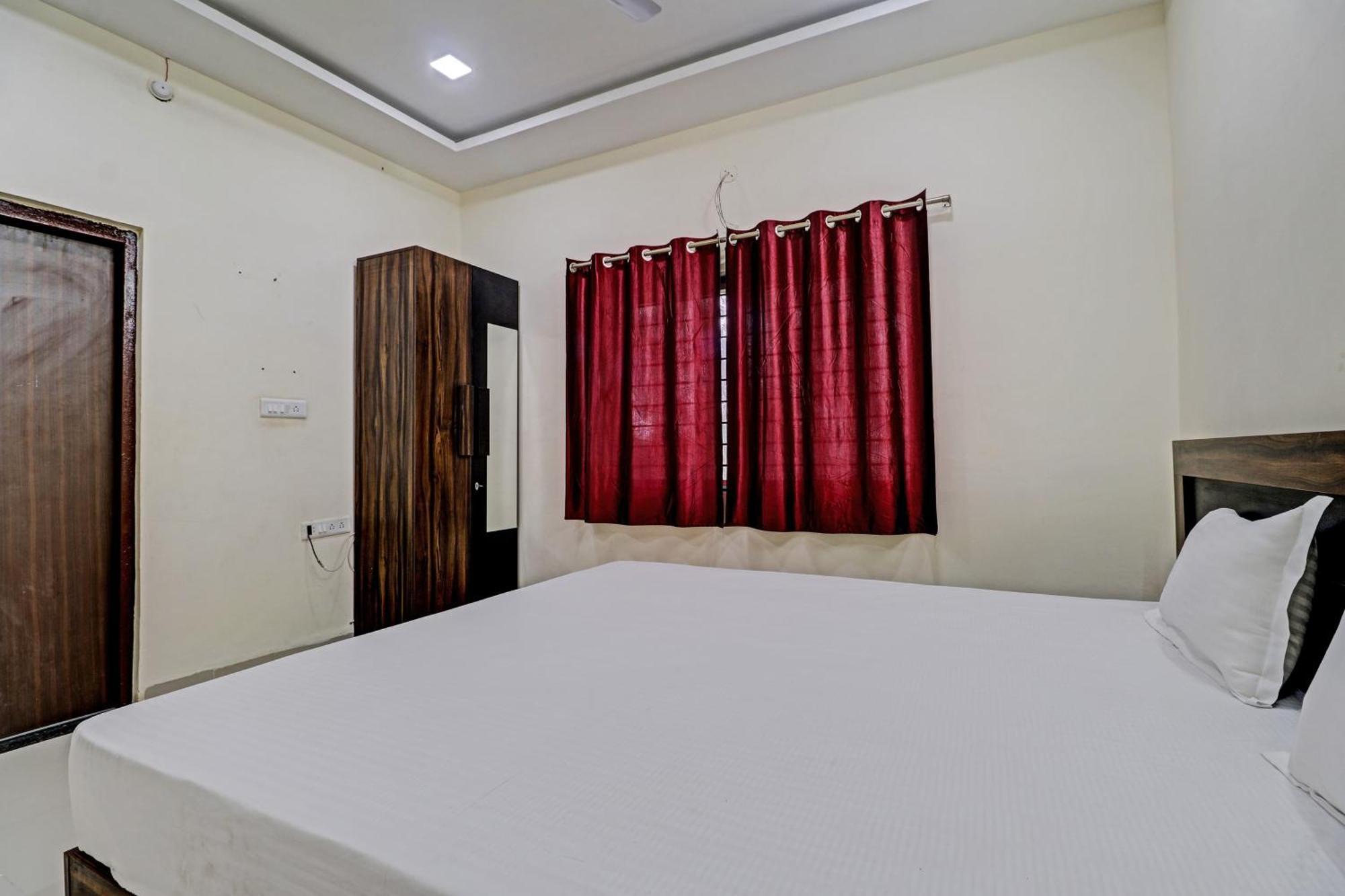 Hotel O Midway Treat Dhar Екстер'єр фото