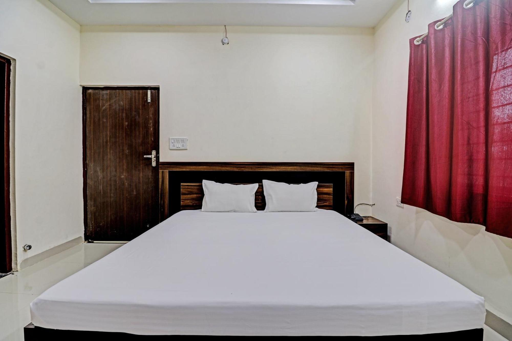 Hotel O Midway Treat Dhar Екстер'єр фото