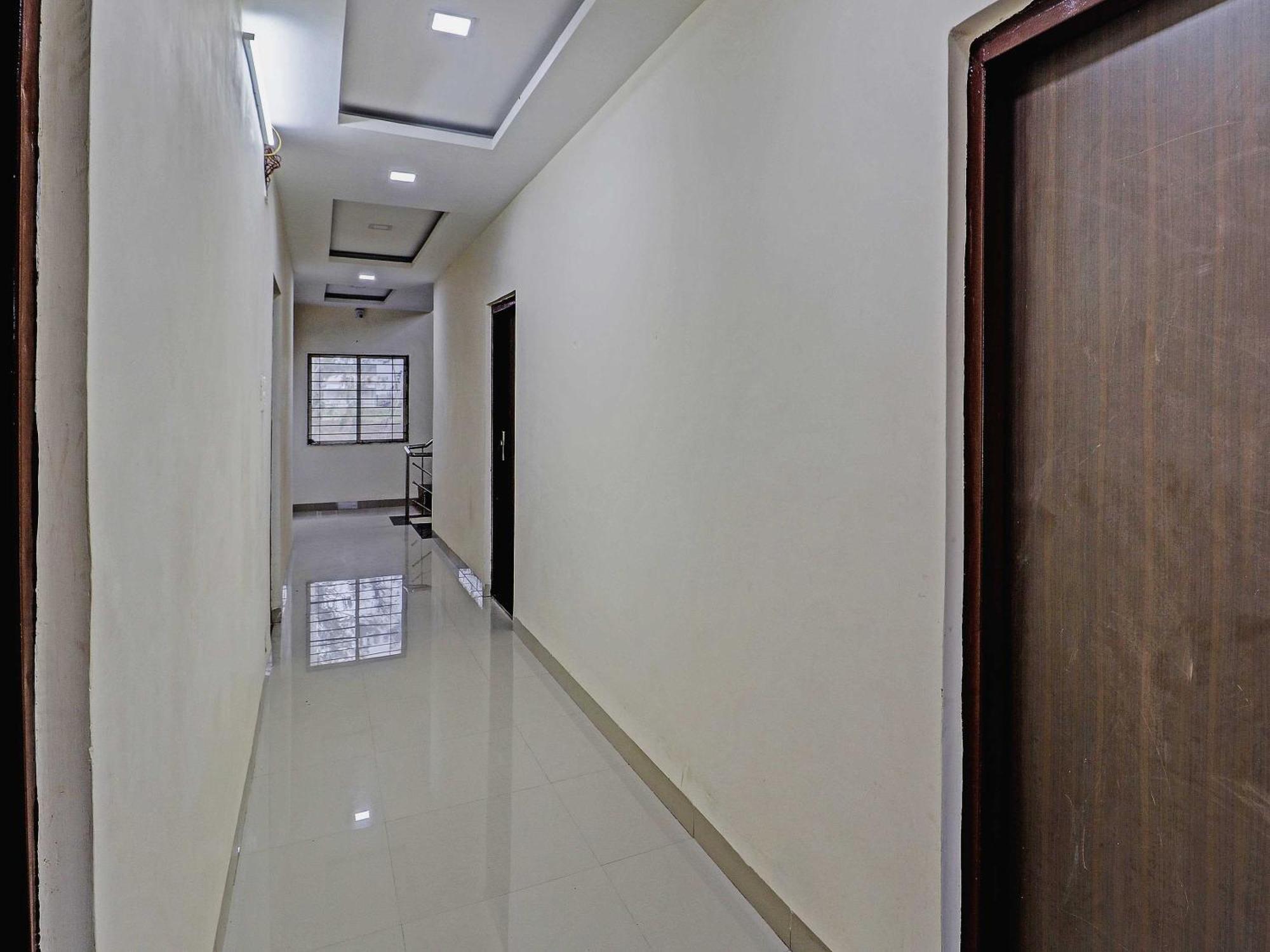 Hotel O Midway Treat Dhar Екстер'єр фото