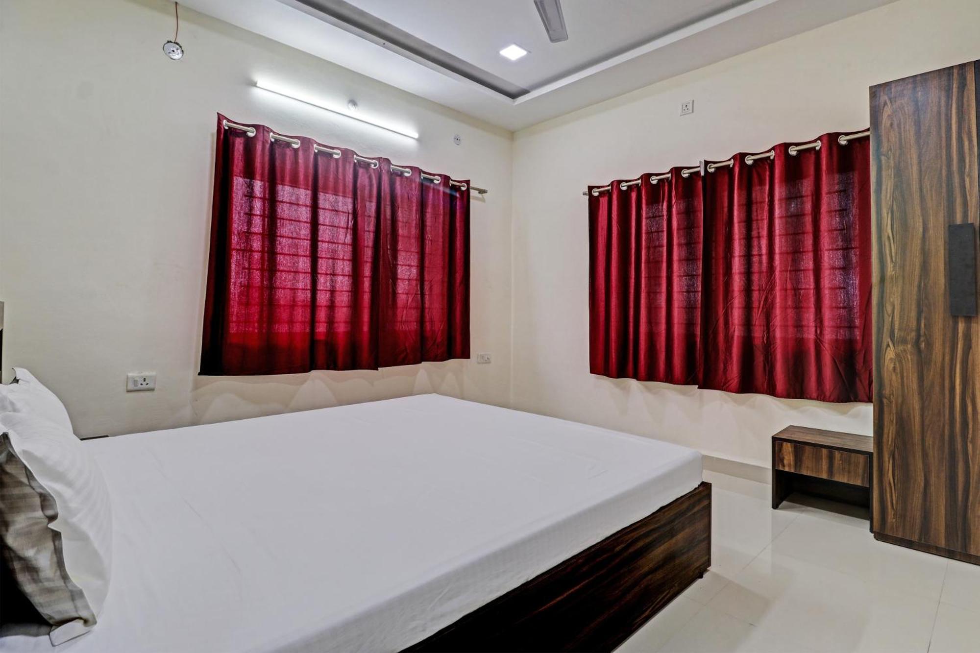 Hotel O Midway Treat Dhar Екстер'єр фото