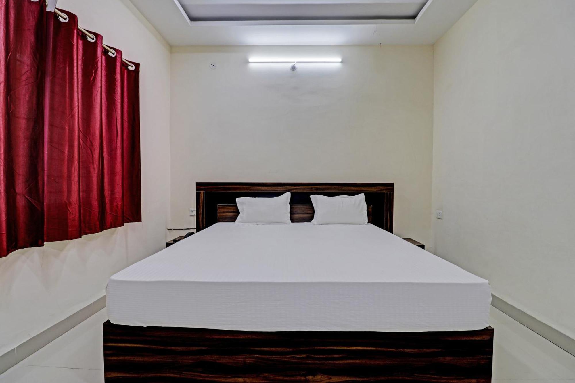 Hotel O Midway Treat Dhar Екстер'єр фото