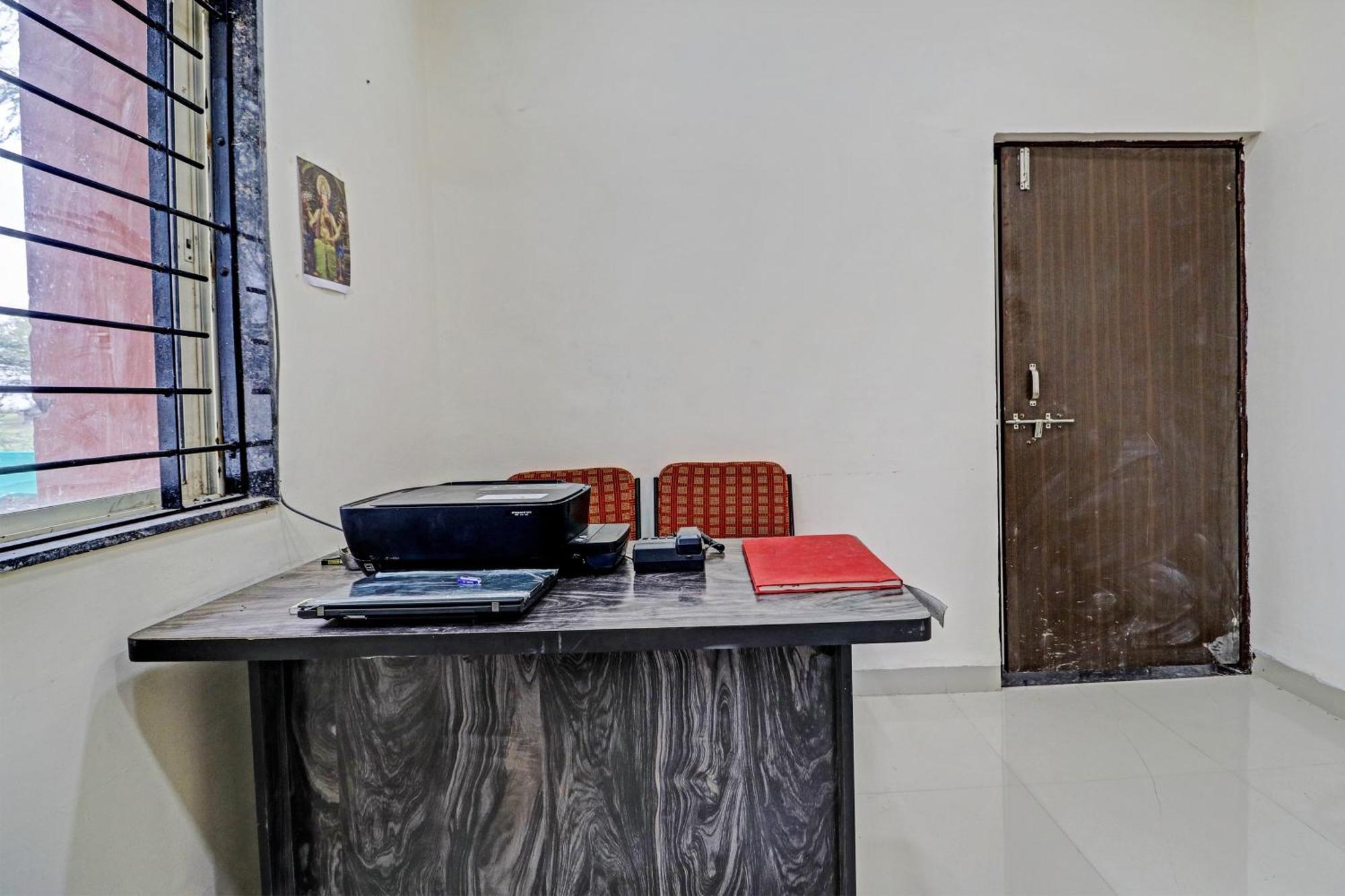 Hotel O Midway Treat Dhar Екстер'єр фото